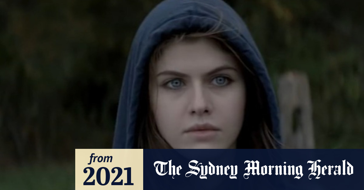 Video Alexandra Daddario in Imagine Dragons music video Radioactive